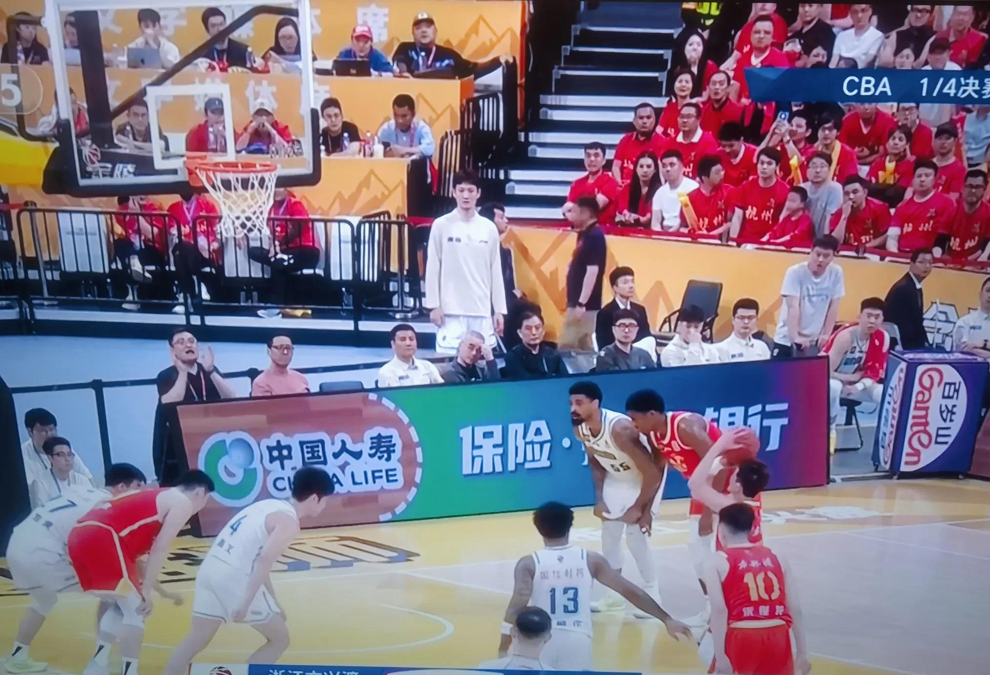 CBA季后赛倒计时，比利亚雷亚尔窗口期强势反弹，细节引发关注，目标明确，年轻球员获得机会的简单介绍