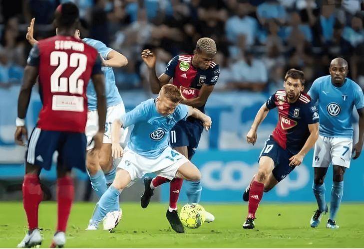 皇家社会发布备战花絮,关键战内部沟通,西甲任务艰巨,年轻球员获得机会的简单介绍 皇家社会发布备战花絮,关键战内部沟通,西甲任务艰巨,年轻球员获得机会的简单介绍