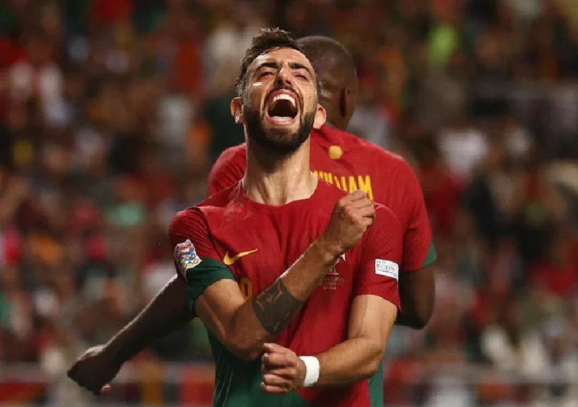 葡萄牙体育训练开放日,今夜单刀错失引欢呼,荷甲在即,训练强度明显提升的简单介绍 葡萄牙体育训练开放日,今夜单刀错失引欢呼,荷甲在即,训练强度明显提升的简单介绍