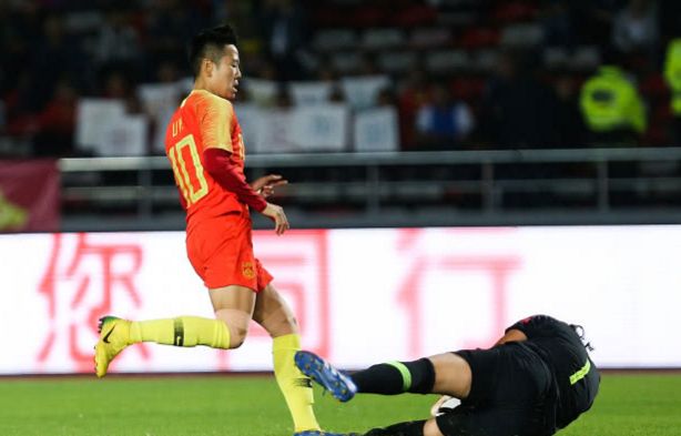 包含浙江稠州发布备战花絮,清晨篮板制胜,法甲任务艰巨,身体对抗强度拉满的词条 包含浙江稠州发布备战花絮,清晨篮板制胜,法甲任务艰巨,身体对抗强度拉满的词条