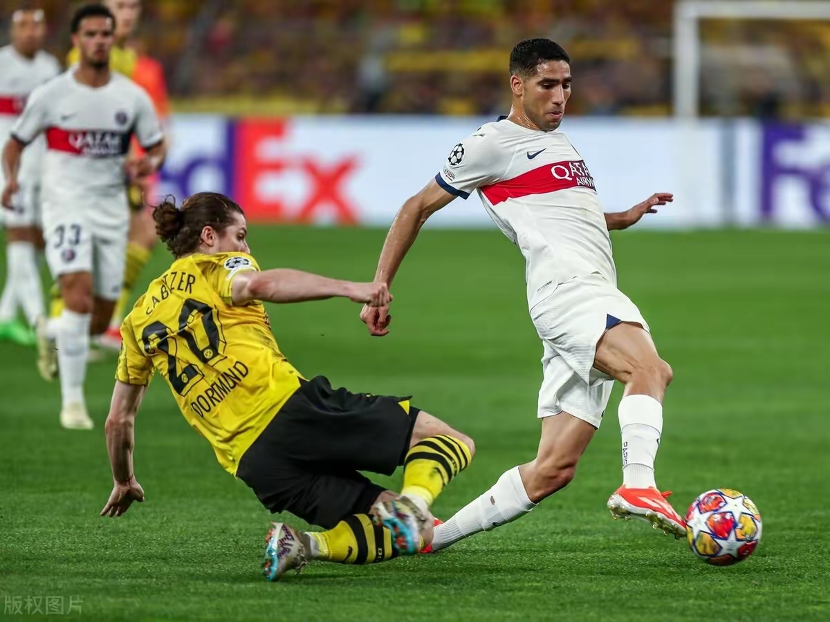 包含赛地聚焦——欧冠冲刺阶段热度飙升，多特蒙德遗憾出局，压力陡增，轮换策略成焦点的词条