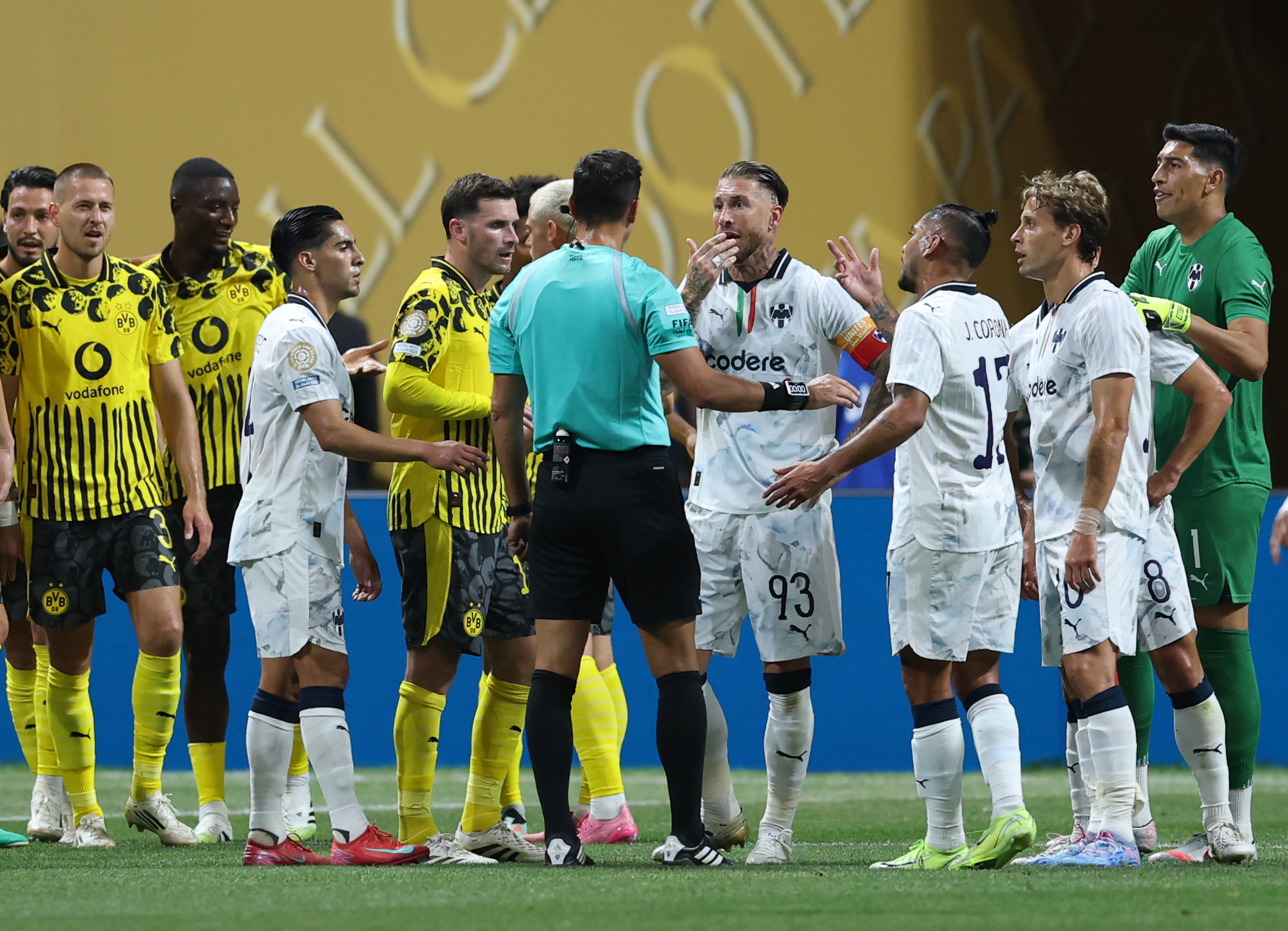 九游体育app-关于冲刺阶段意大利杯焦点战，多特蒙德外线爆发，悬念犹存，控场能力受关注的信息